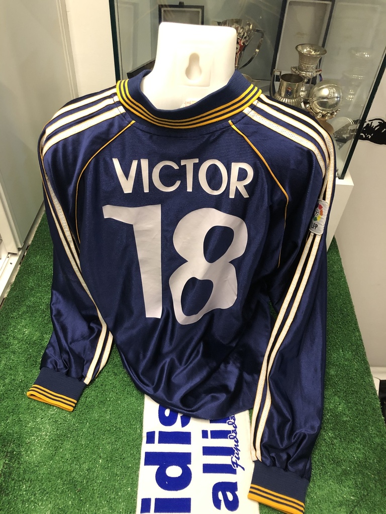18 - Real Madrid - Victor