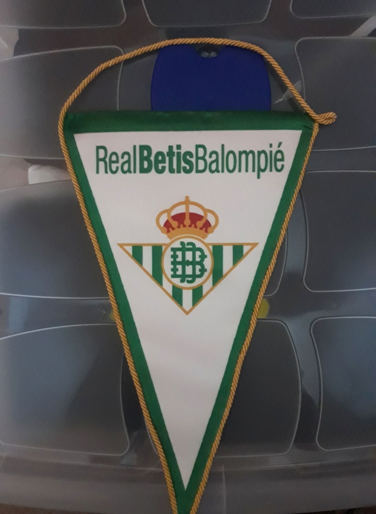 Camiseta sin nombre