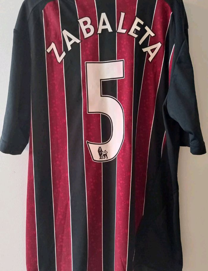 5 - Manchester City - Zabaleta