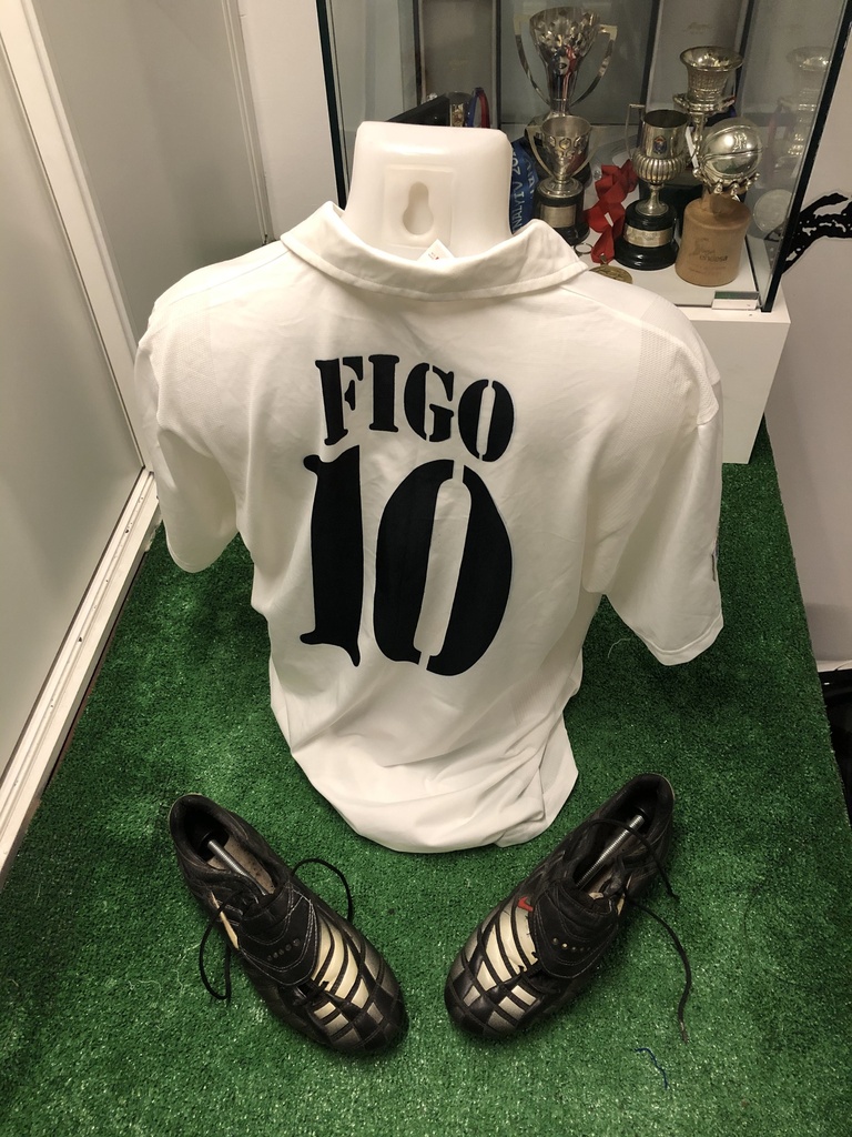 10 - Real Madrid - Figo