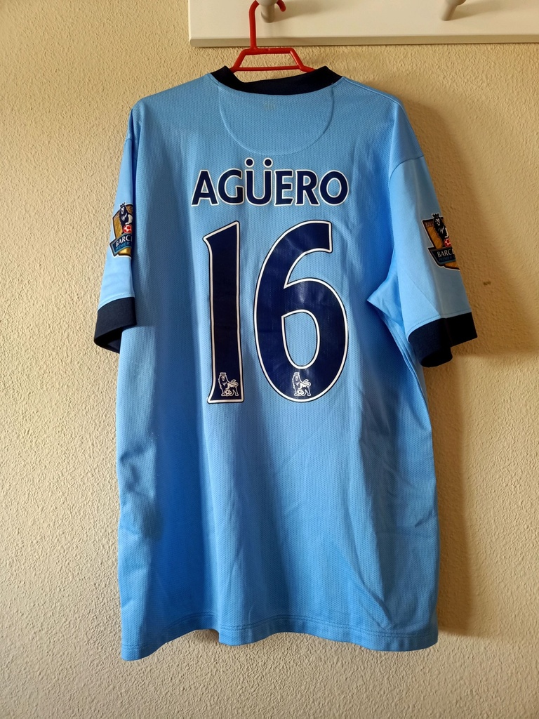 16 - Manchester City - Agüero