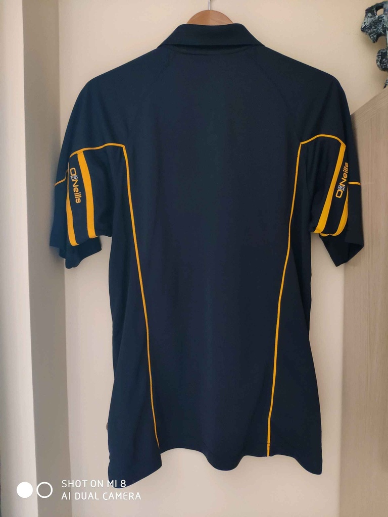 Camiseta sin nombre
