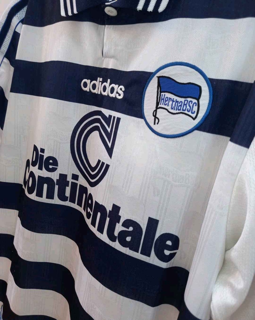 27 - Hertha Berlin - Thom