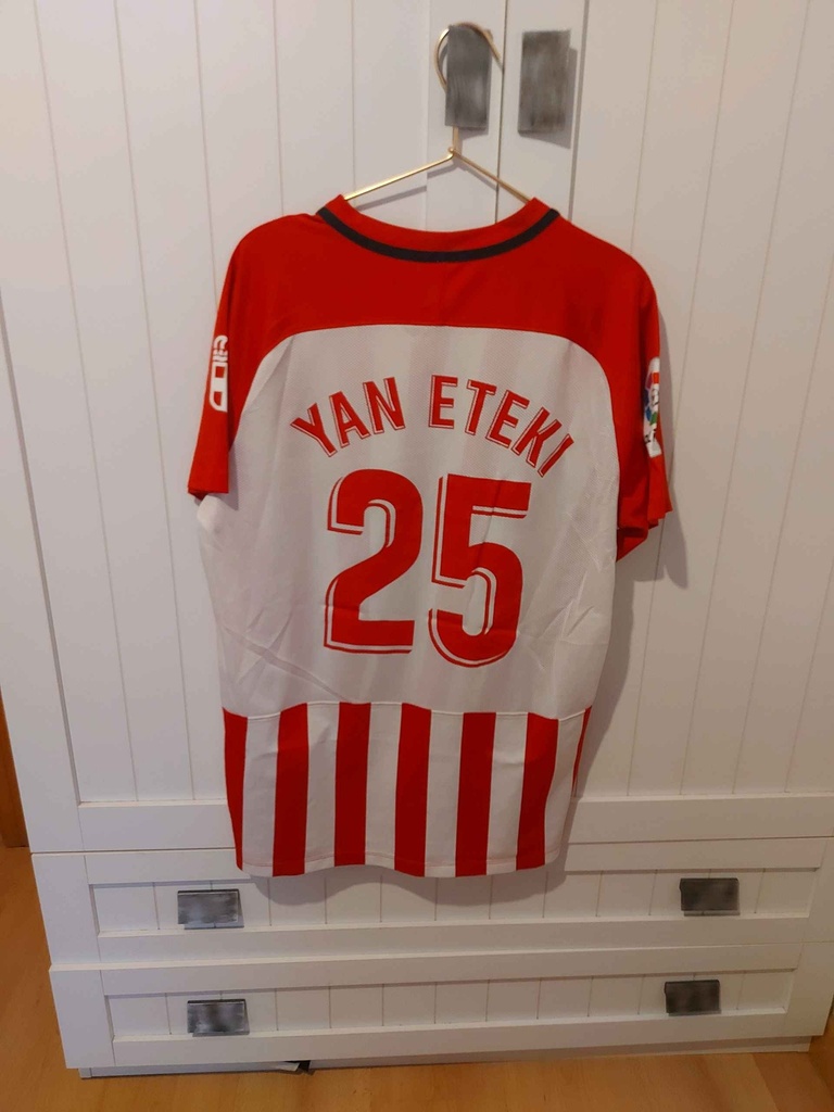 25 - UD Almería - Yan Eteki