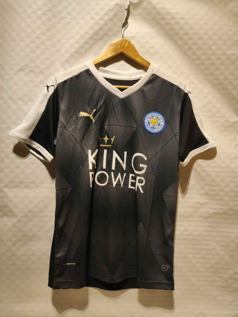 Camiseta sin nombre