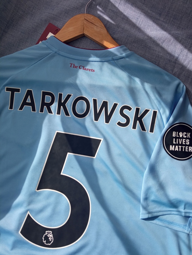5 - Burnley Football Club - Tarkowski