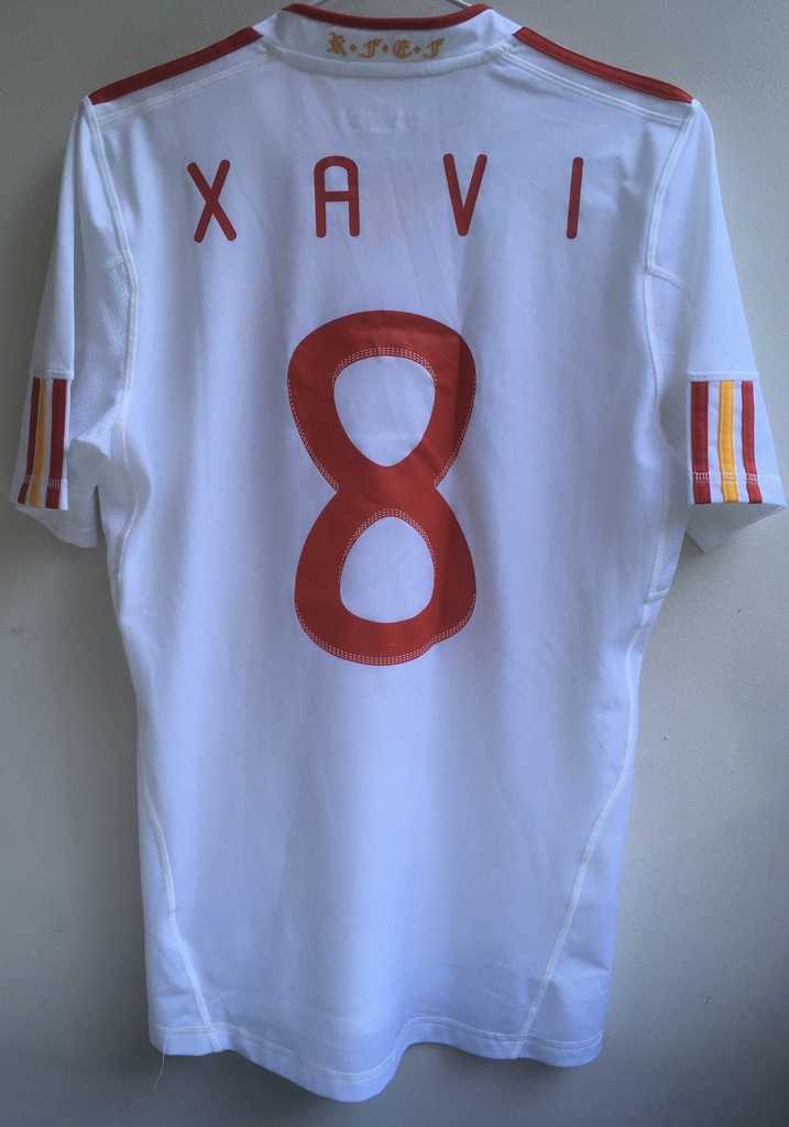 8 - España - Xavi
