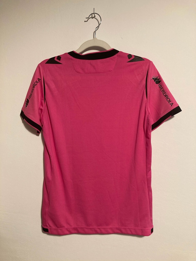 Camiseta sin nombre