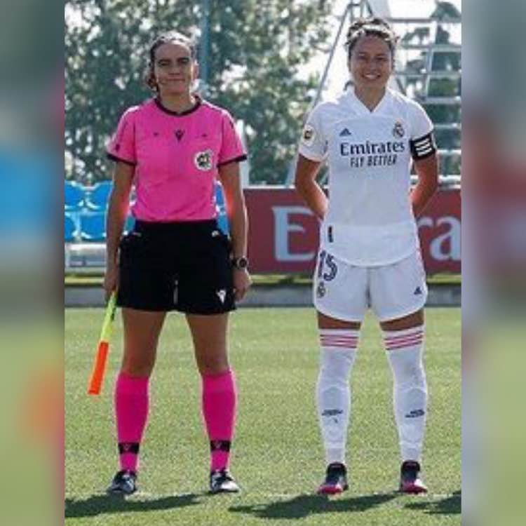Camiseta sin nombre