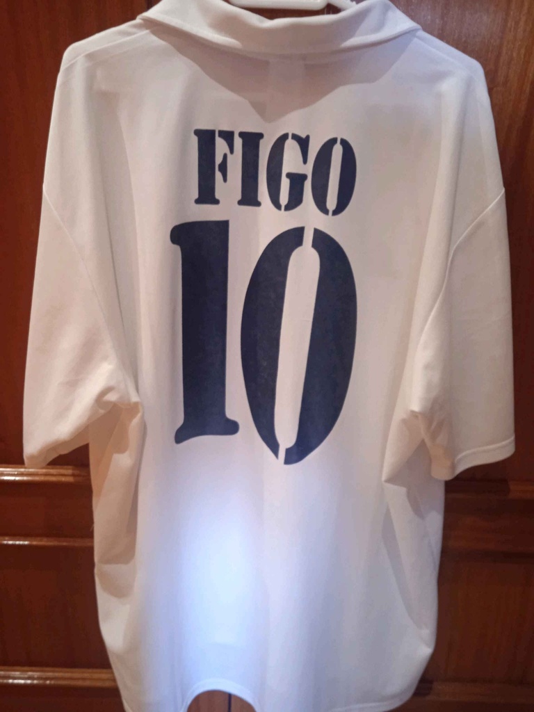 10 - Real Madrid - Figo