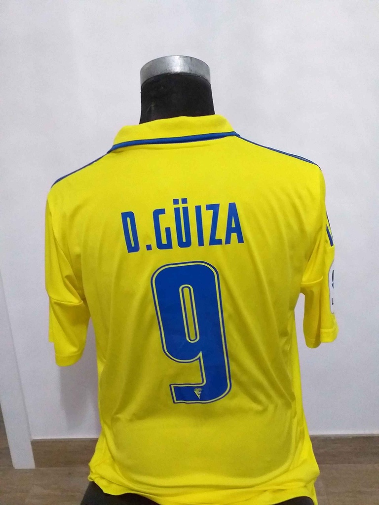 Camiseta sin nombre