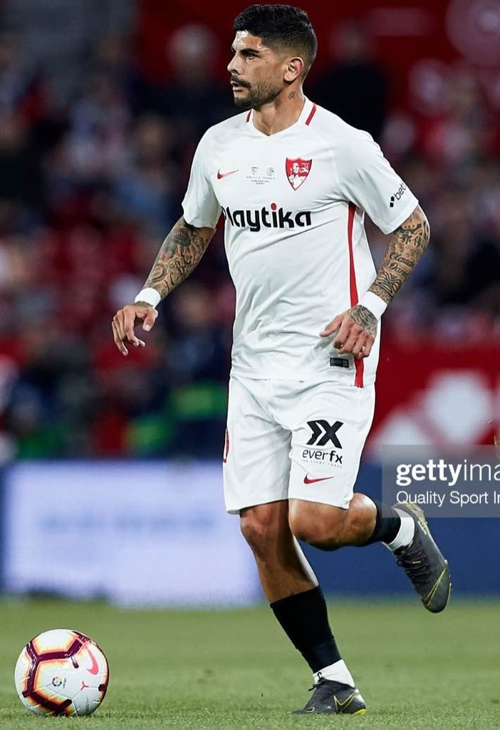 10 - Sevilla fc - Ever Banega