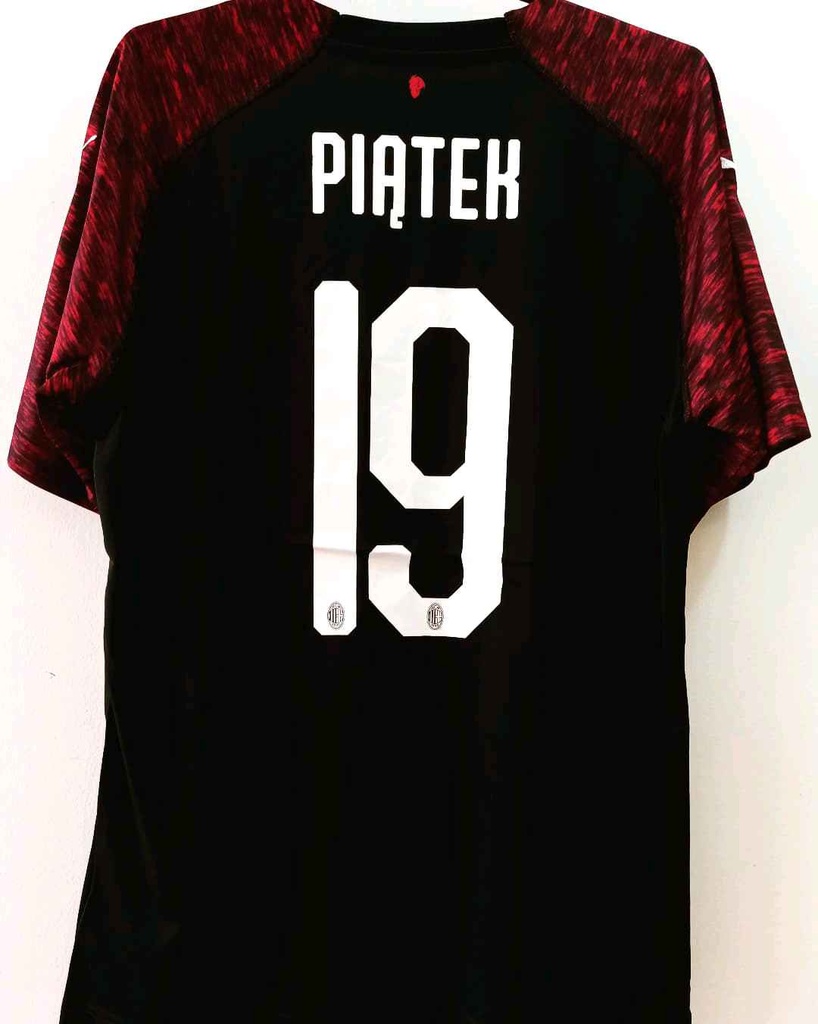 19 - Milan - Piątek
