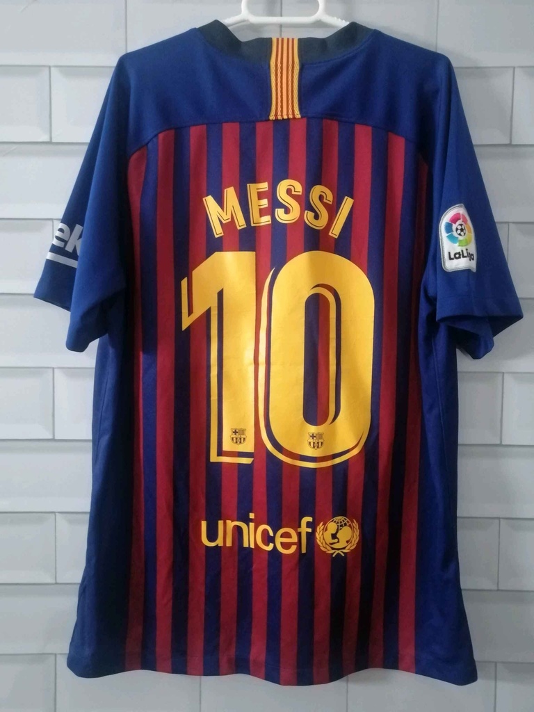 10 - BARCELONA - MESSI