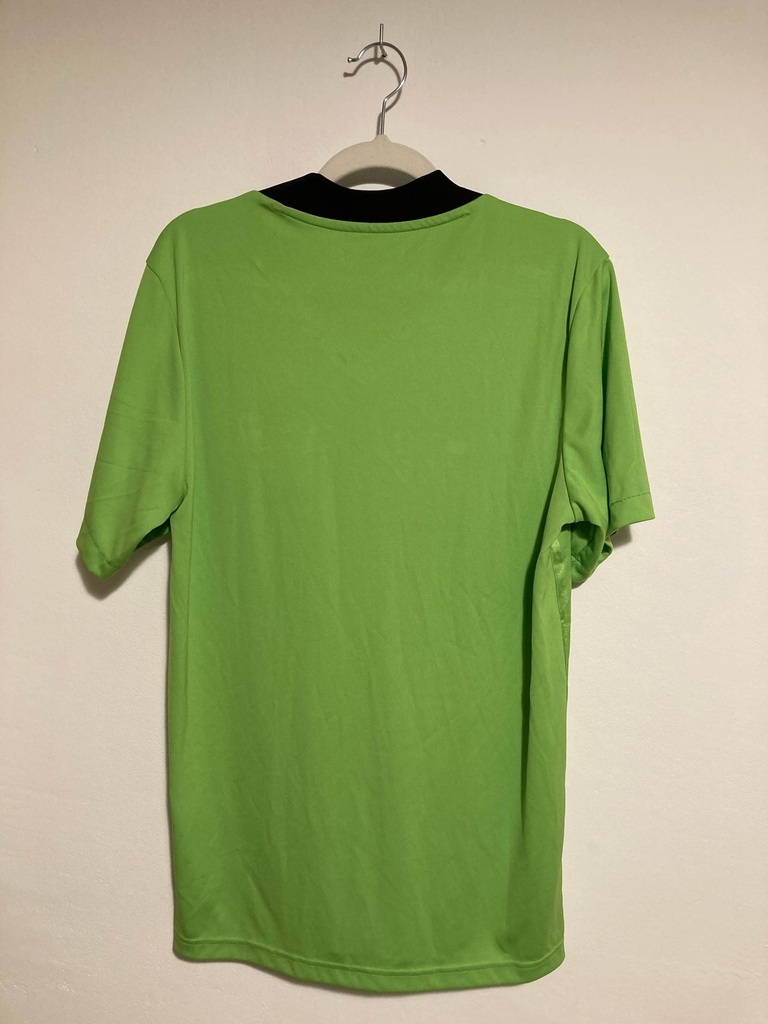 Camiseta sin nombre