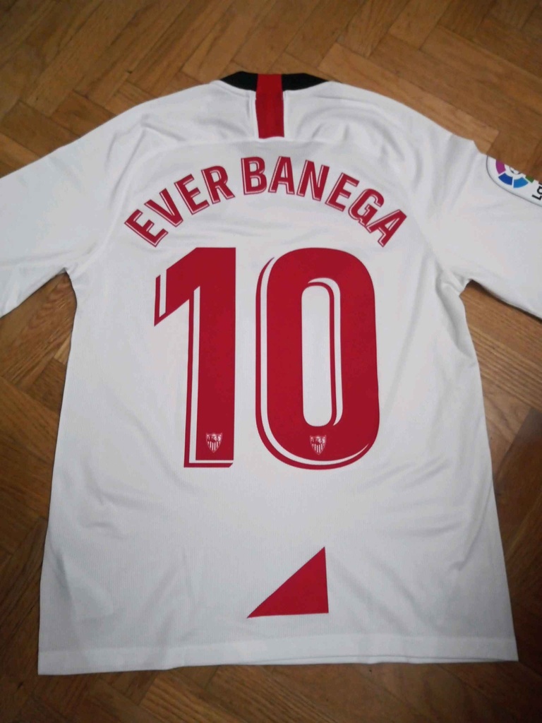 10 - Sevilla FC - Ever Banega