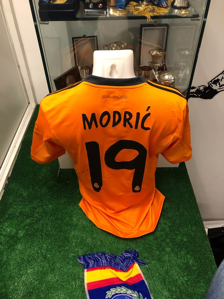 19 - Real Madrid - Modric