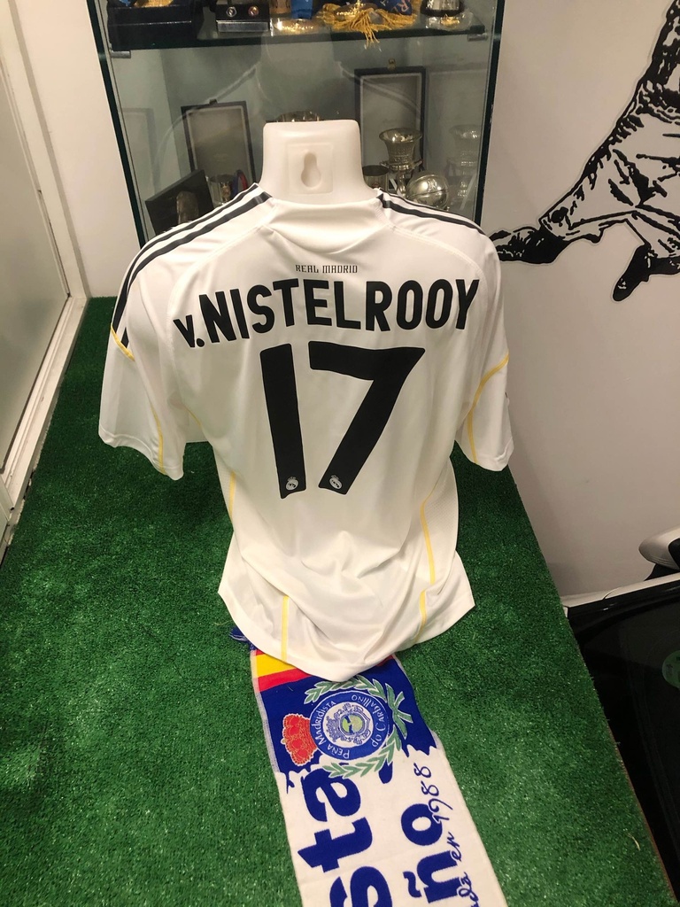 17 - Real Madrid - Van Nistelrooy