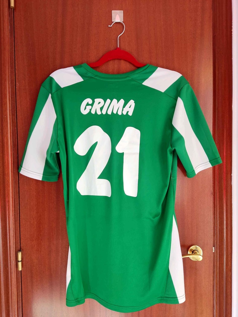 Camiseta sin nombre