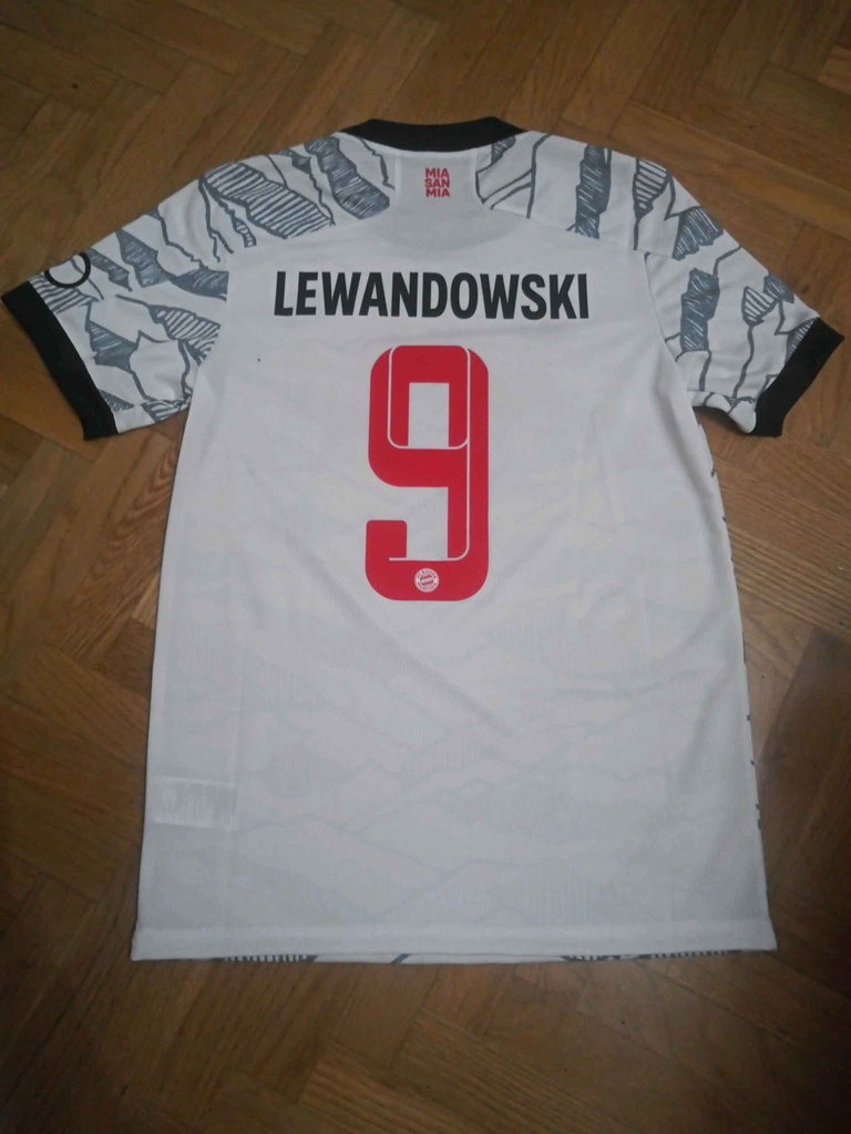 9 - FC Bayern München - Lewandowski