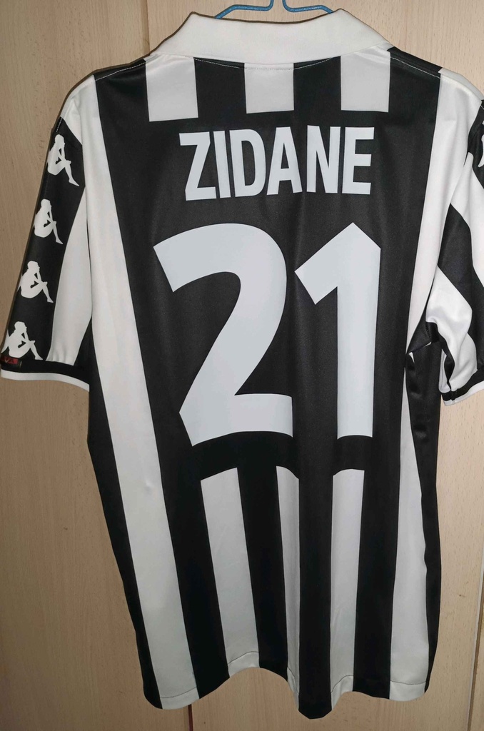 21 - Juventus - Zidane