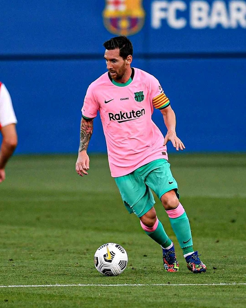 10 - Barcelona - Messi
