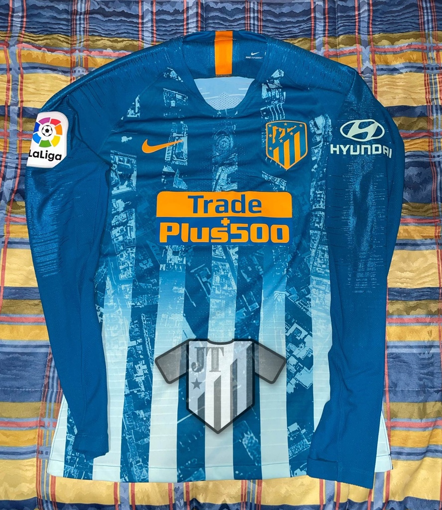 8 - Atlético de Madrid - Saul