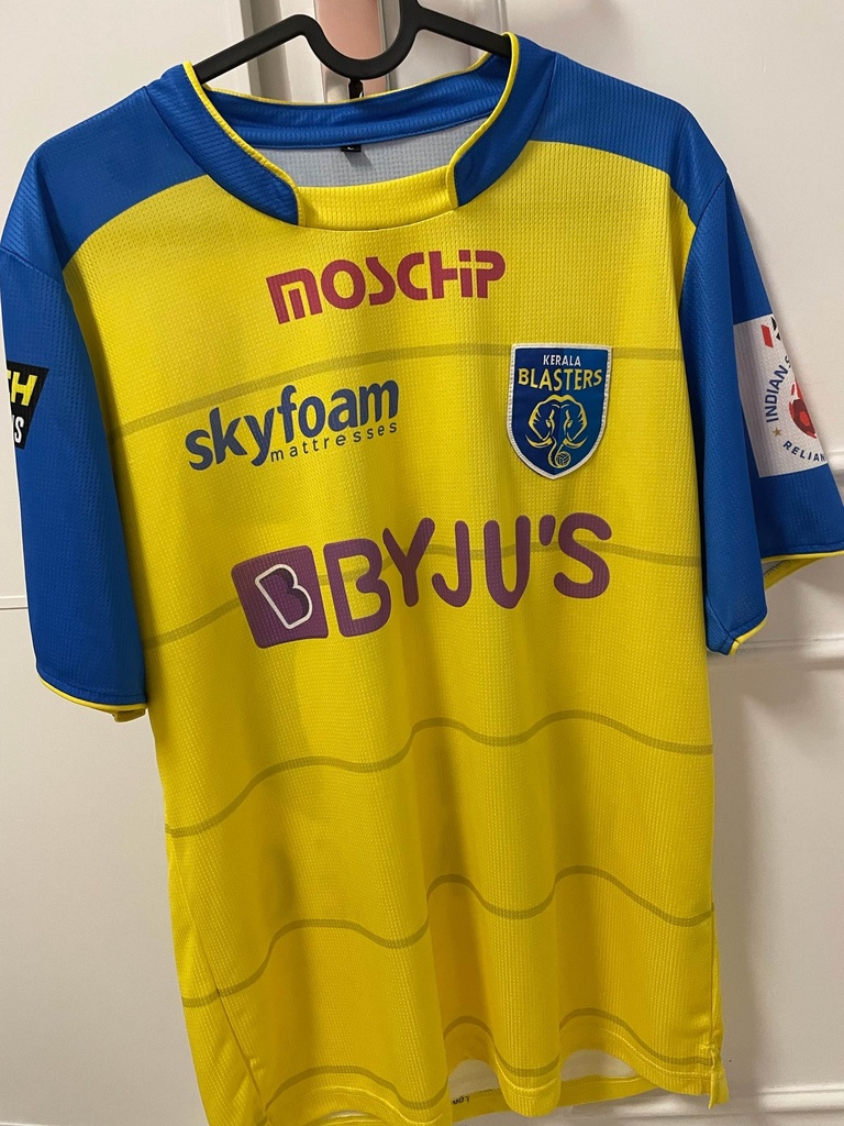 25 - Kerala Blasters - VICENTE G.