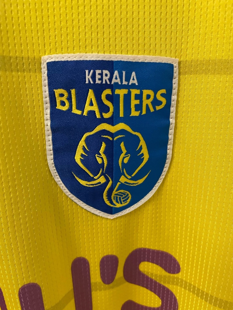 25 - Kerala Blasters - VICENTE G.