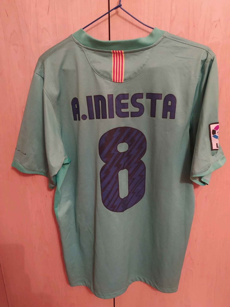 8 - FC.Barcelona - A.Iniesta
