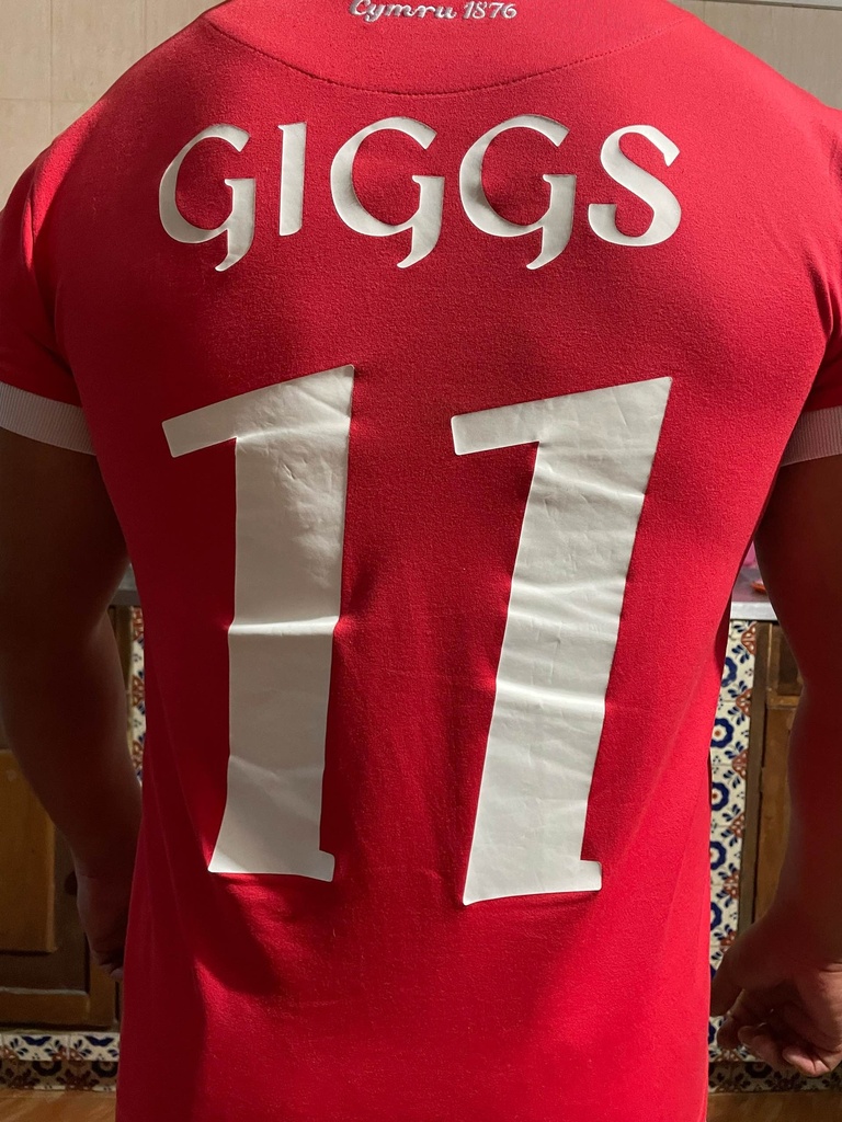 11 - Gales - Giggs