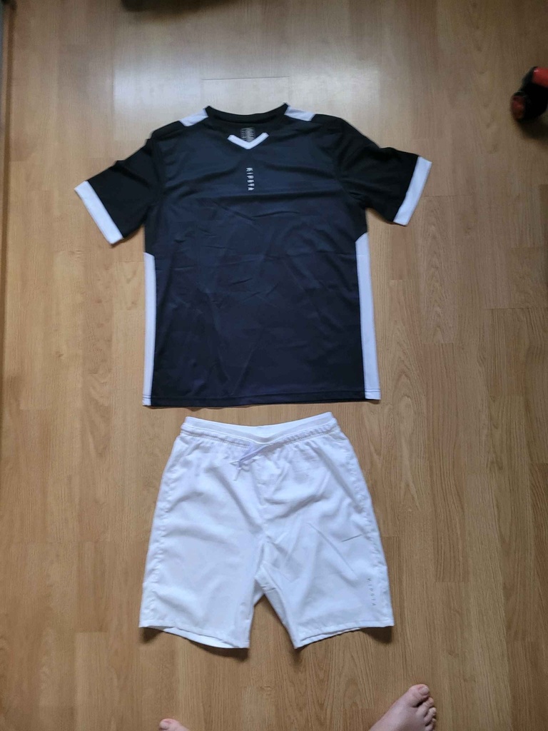 Camiseta sin nombre