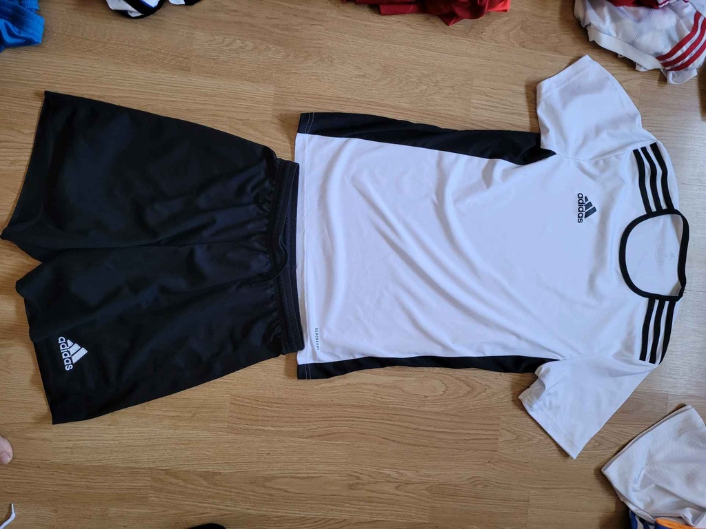 Camiseta sin nombre