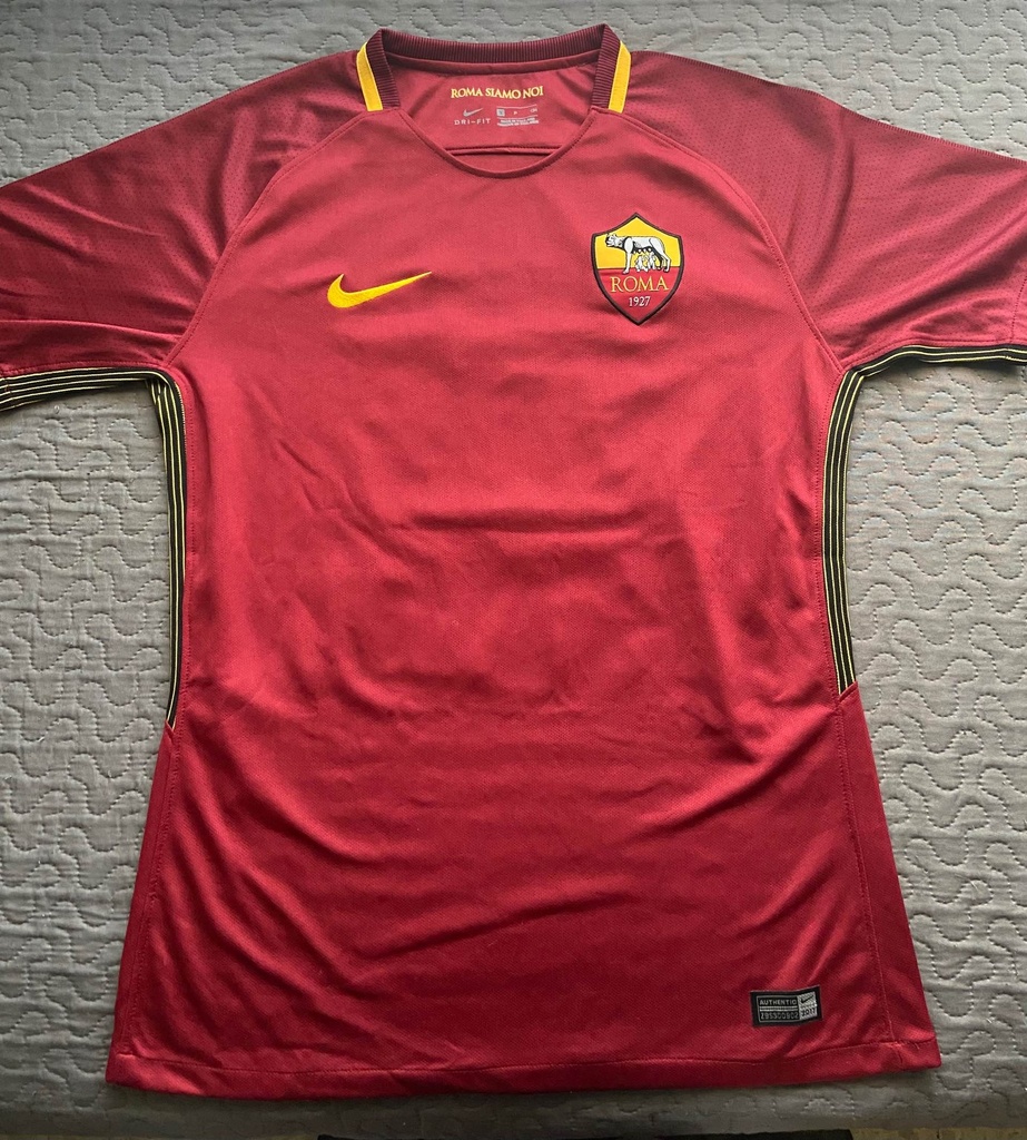 10 - AS Roma - Totti (Nike)