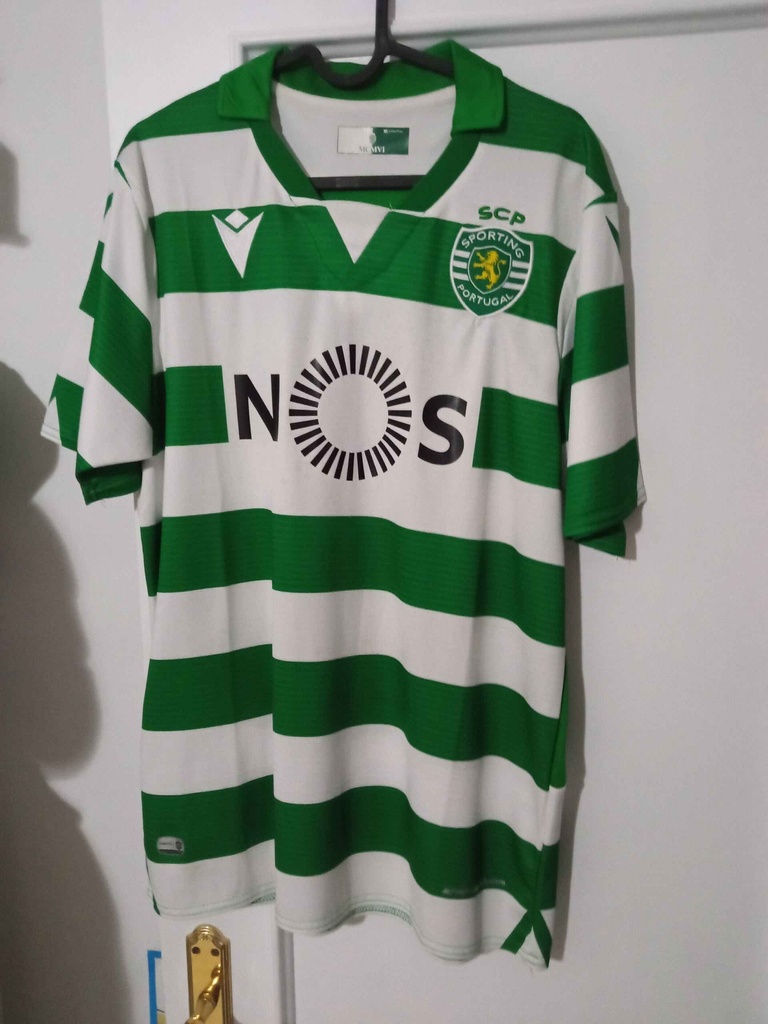Camiseta sin nombre