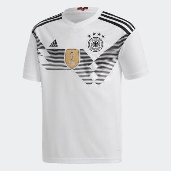 Camiseta sin nombre