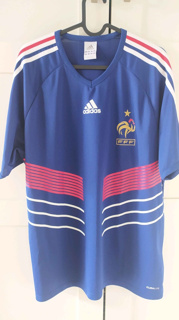 Camiseta sin nombre