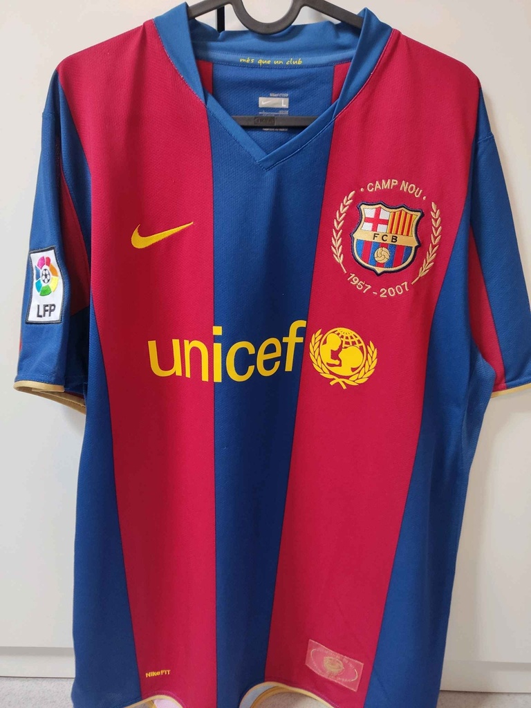 8 - FC Barcelona - GIROPETIT (Nike)