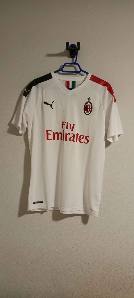 9 - AC Milan - Piatek