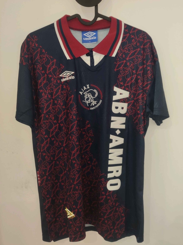 Camiseta sin nombre