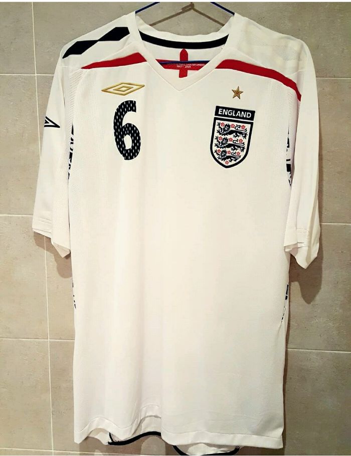 6 - Inglaterra - Terry