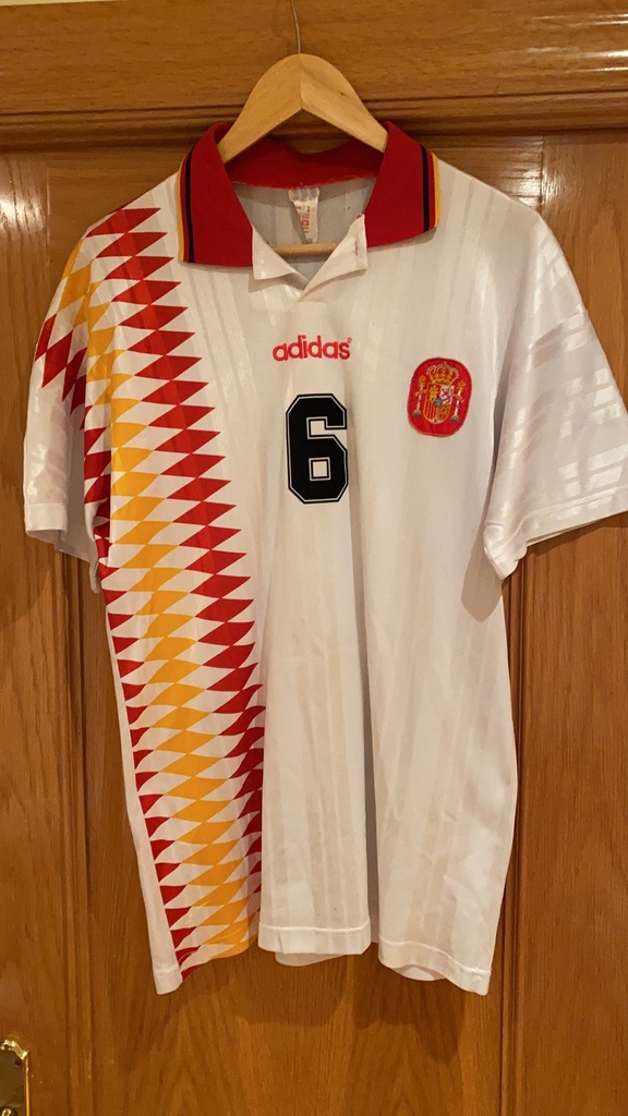 6 - Selección Española de fútbol - Hierro (Adidas)