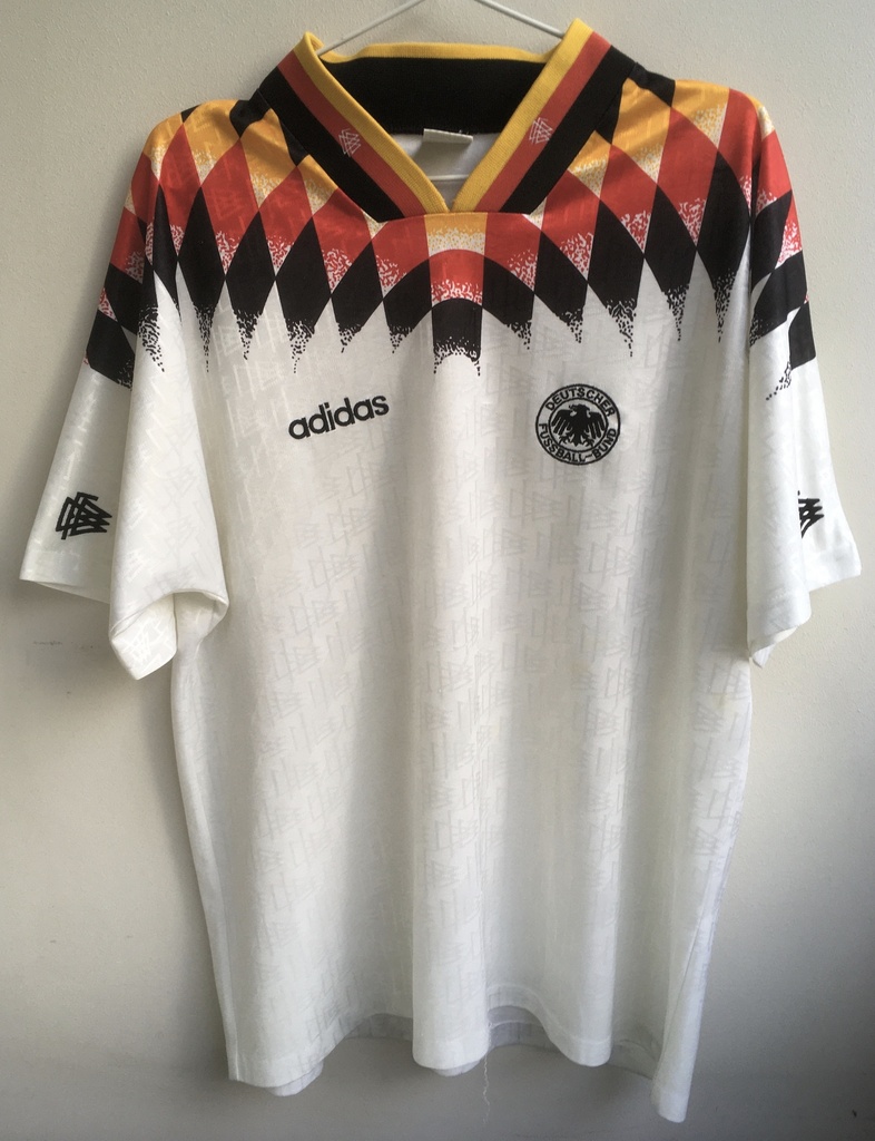 Camiseta sin nombre