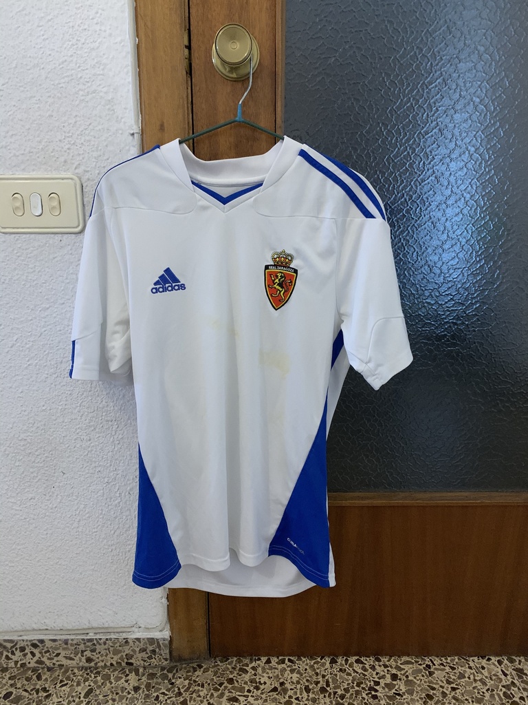 Camiseta sin nombre