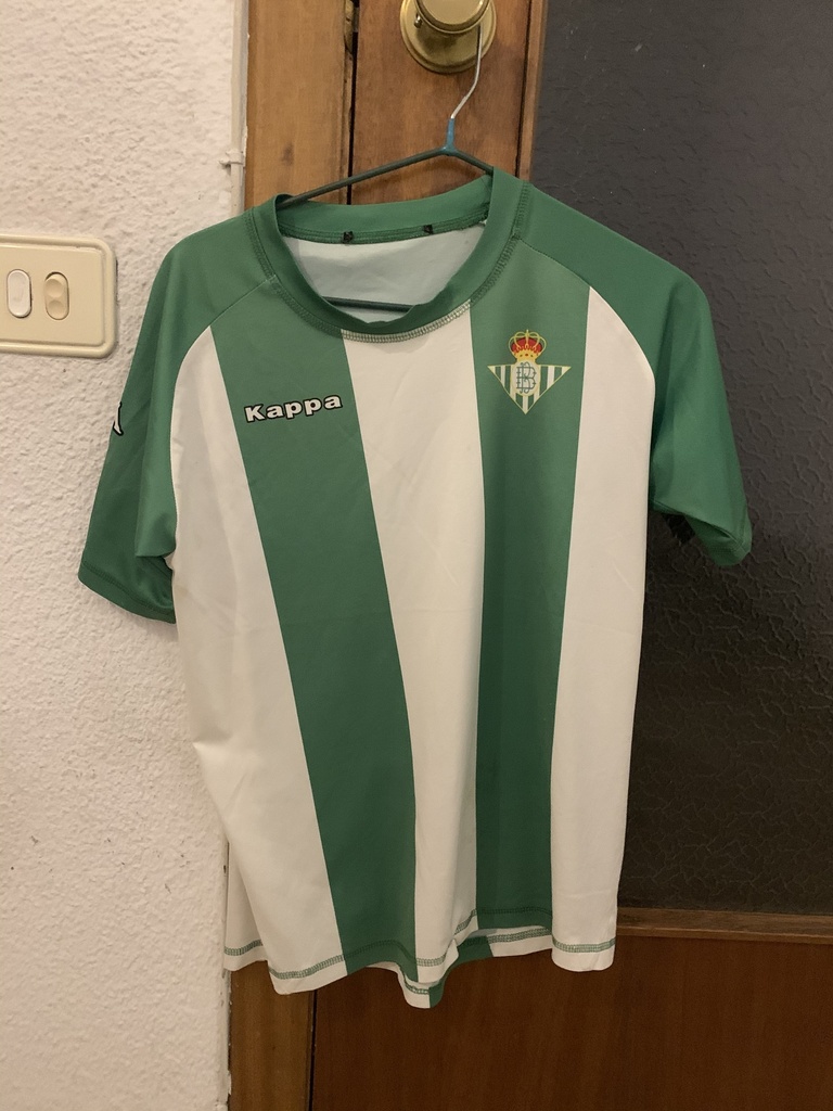 Camiseta sin nombre