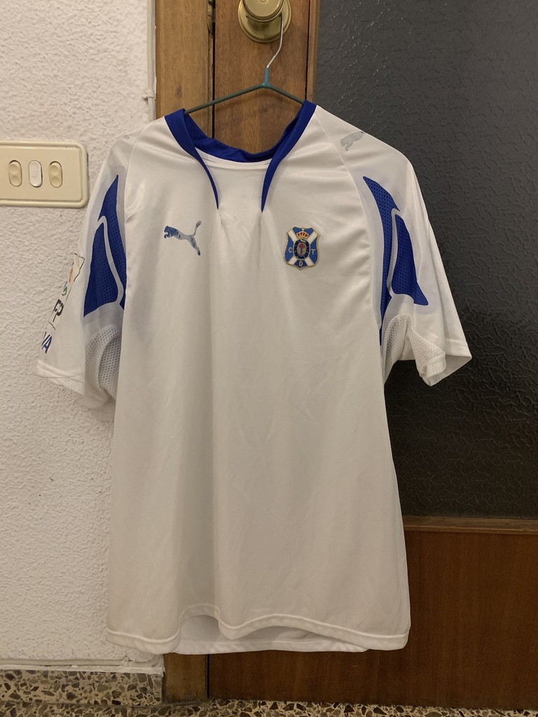 Camiseta sin nombre