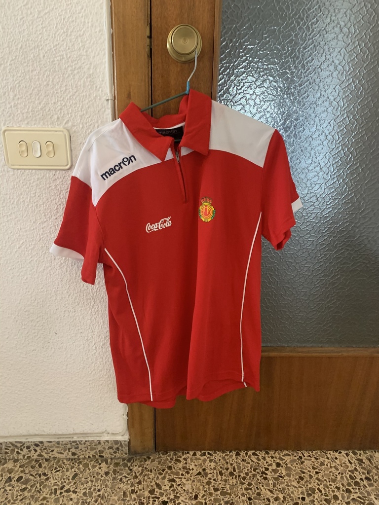 Camiseta sin nombre