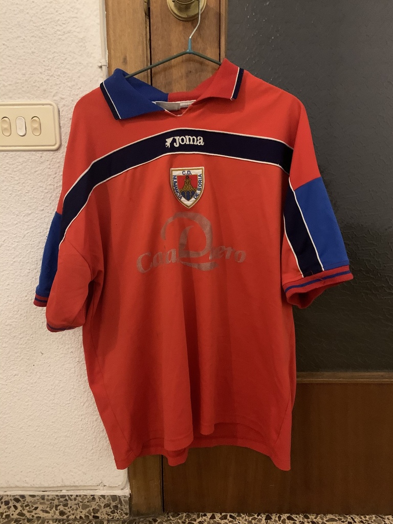 Camiseta sin nombre