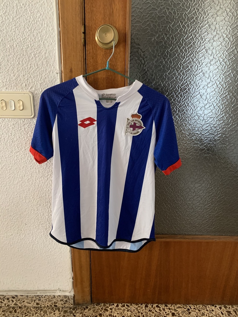 Camiseta sin nombre