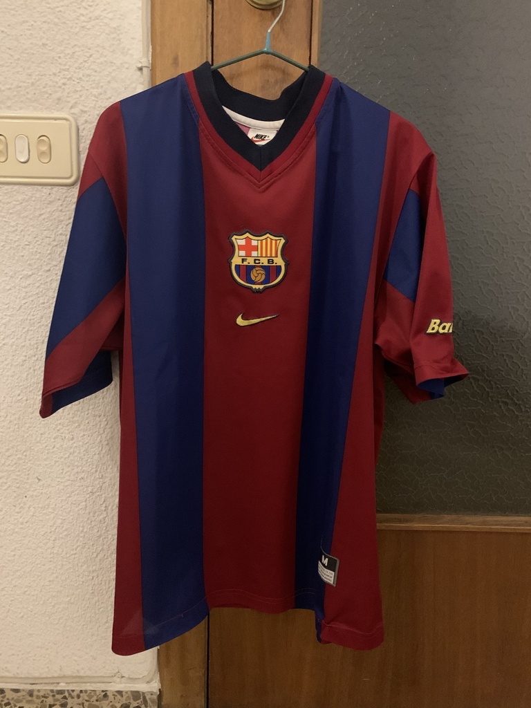Camiseta sin nombre